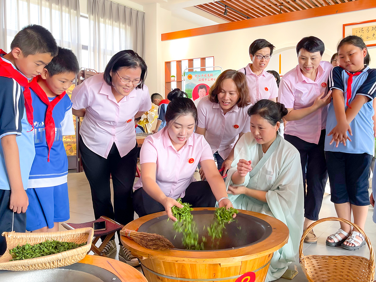 使命呼唤担当 榜样引领时代